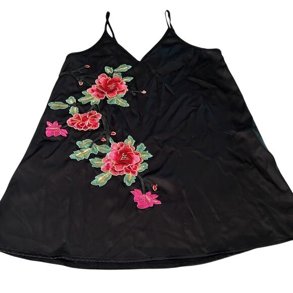 Seek the Label Floral Embroidered Black Slip Dress Woman’s Size Small NWT - Picture 5 of 11